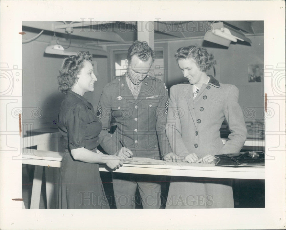 1945 Detroit MI William M. Donnelly Press Photo - Historic Images