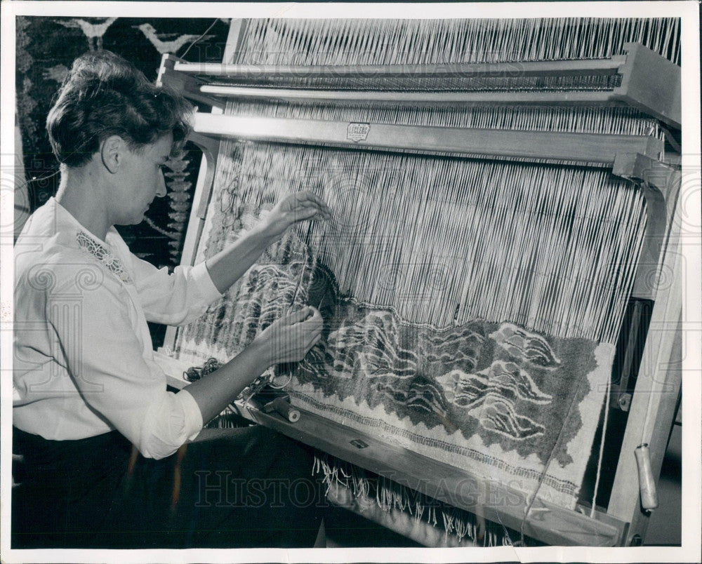 1950 Canadian Weaver Making Tapestry Press Photo - Historic Images