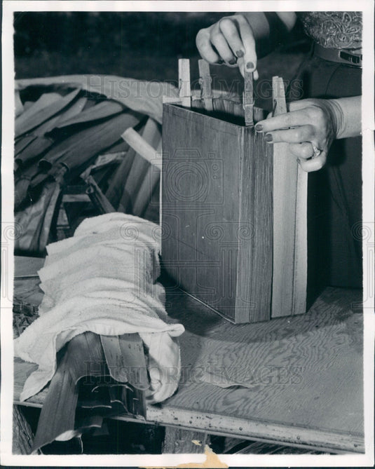 1951 Mrs. Hicks Pandanus Leaf Weaving Press Photo - Historic Images