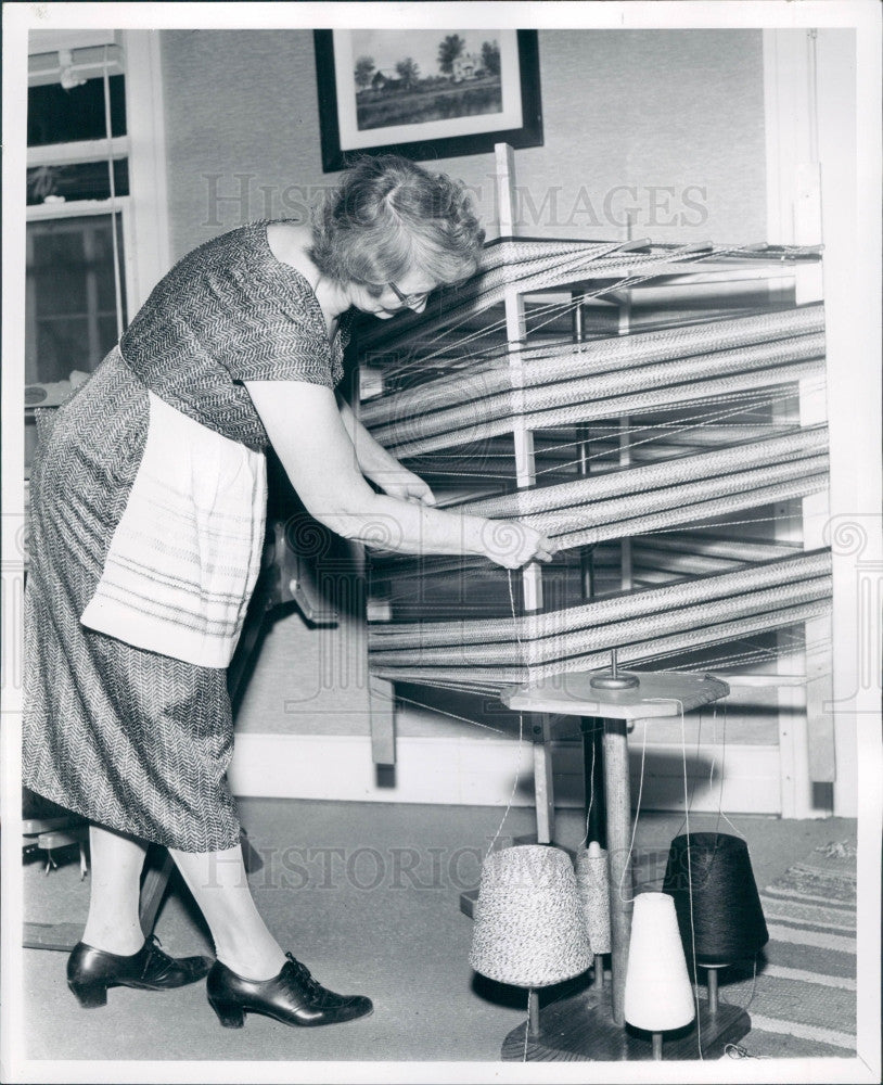 1957 Weaver Bessie Lowry Press Photo - Historic Images