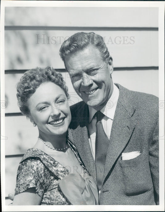 1955 Actors Willard Parker & Virginia Field Press Photo - Historic Images