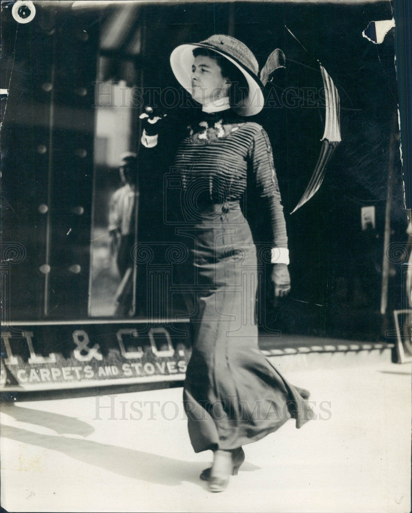 1944 Women&#39;s Clothing History Press Photo - Historic Images