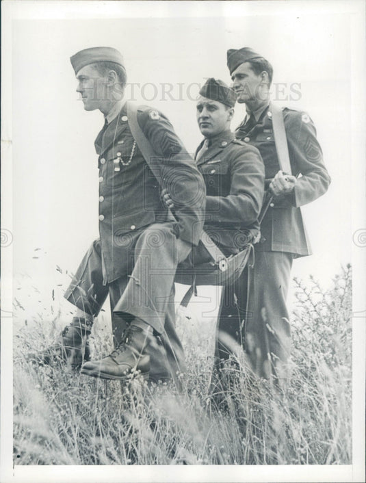1943 US Army Adjustable Litter Press Photo - Historic Images