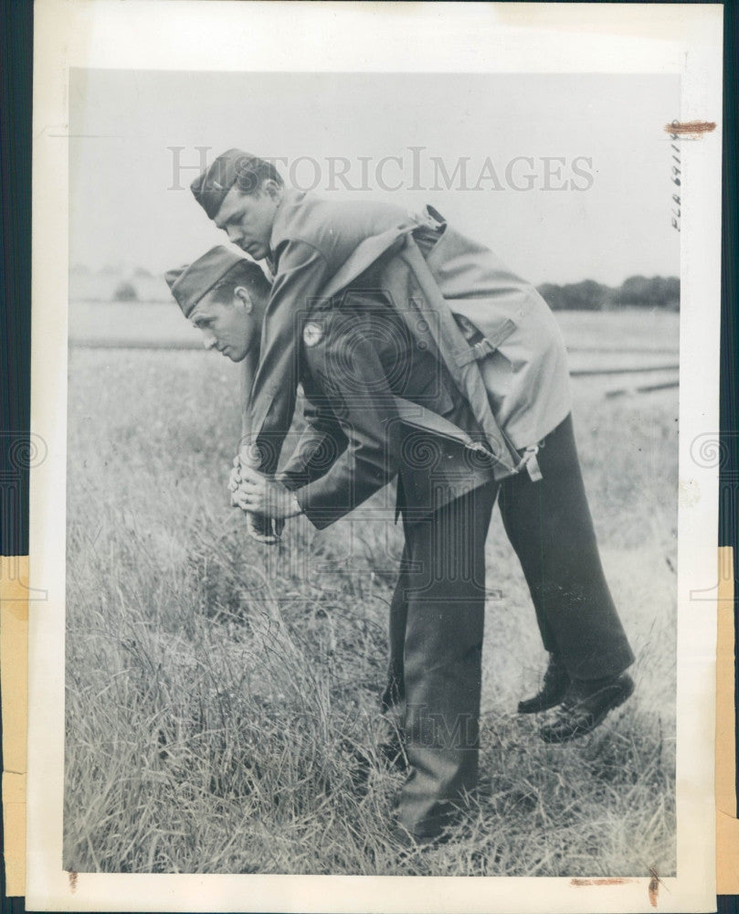 1943 US Army Adjustable Litter Press Photo - Historic Images