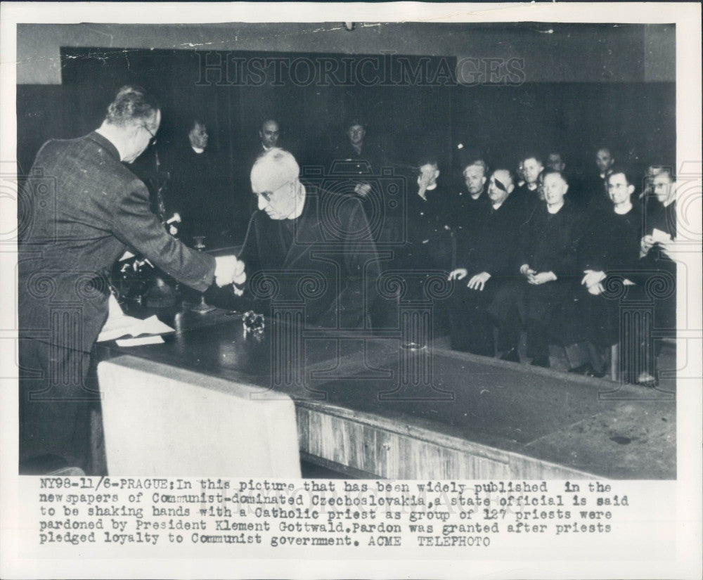 1949 Czechoslovakia Priests Pardoned Press Photo - Historic Images