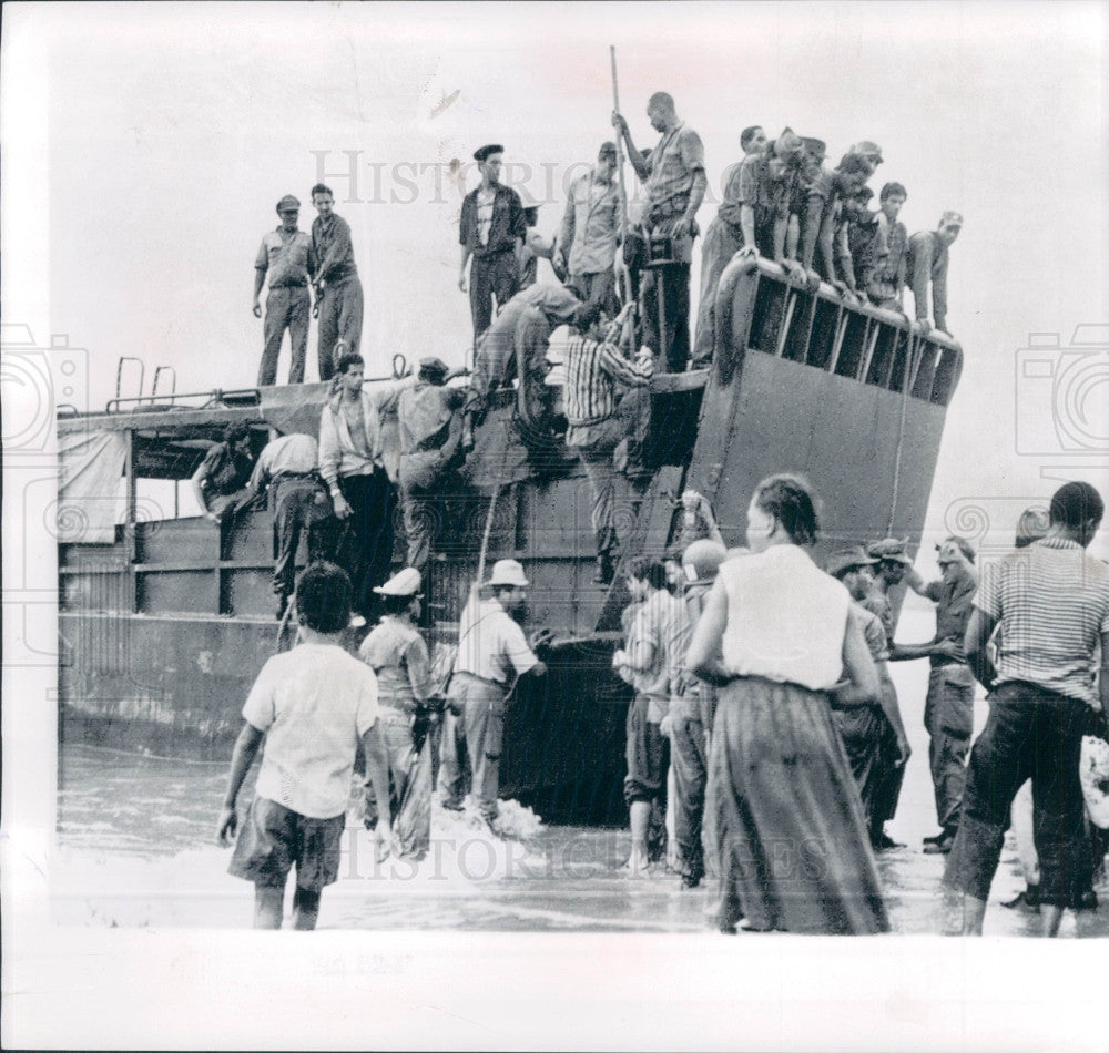 1959 Cuban Invaders Being Arrested Press Photo - Historic Images