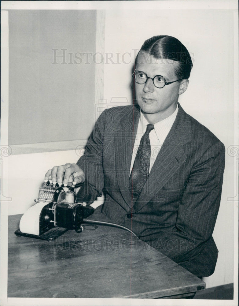 1940 Harvard Anthropologist  Ernest Chapple Press Photo - Historic Images