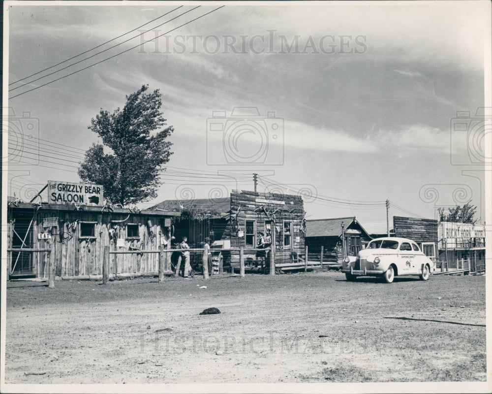 1945 Clayton MI Diamond T Ranch Press Photo - Historic Images