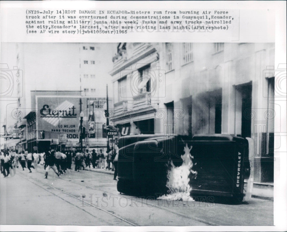 1965 Guayaquil Ecuador Riots Press Photo - Historic Images