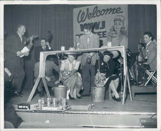 1946 Detroit News Radio Program Coffee Club Press Photo - Historic Images