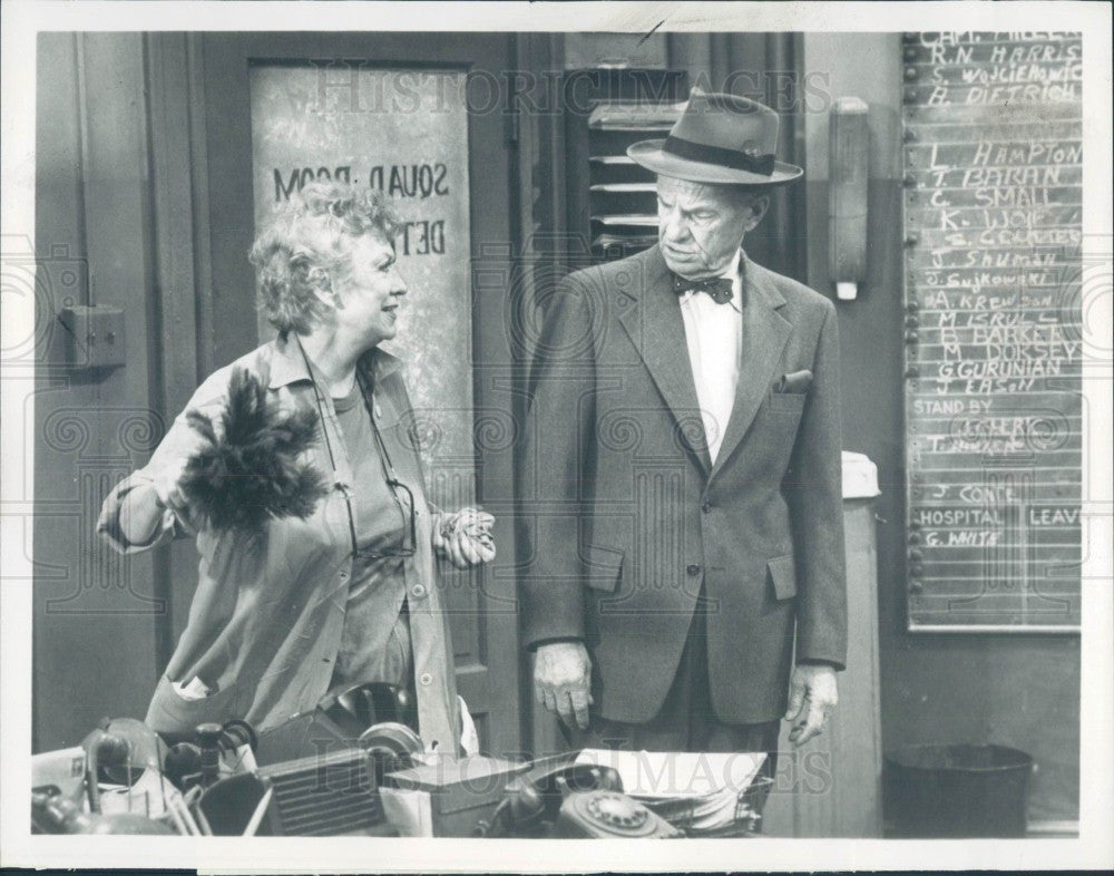 1980 Actors Kay Medford &amp; James Gregory Press Photo - Historic Images