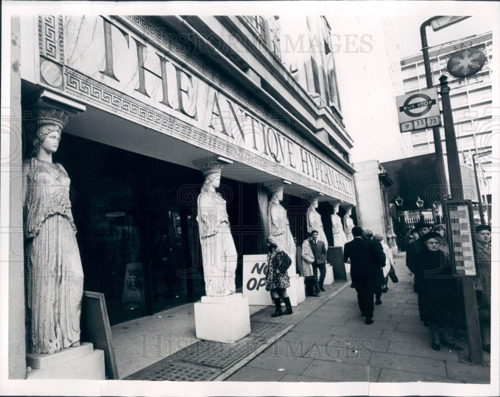 1968 Great Britain Antique Hypermarket Press Photo - Historic Images