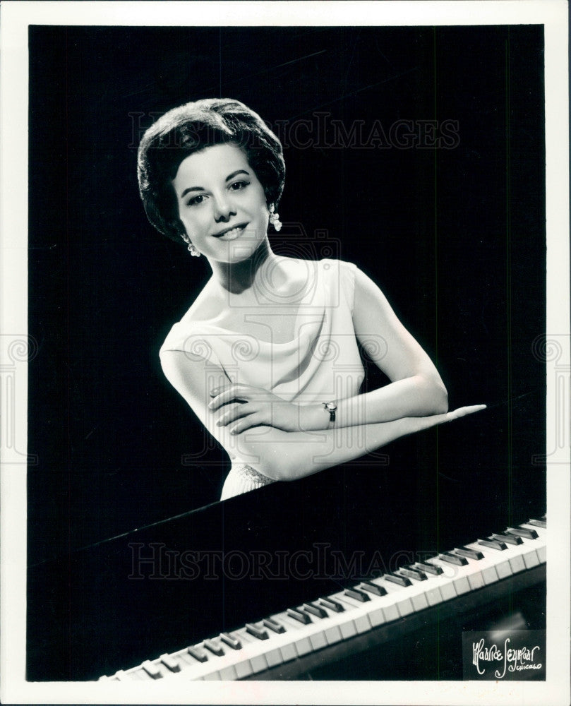 1966 Entertainer Nina Santa Press Photo - Historic Images