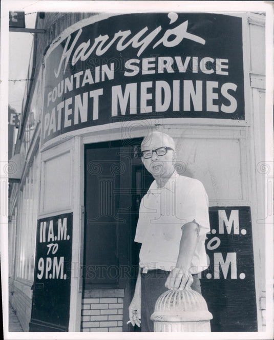 1968 Detroit MI Harry's Drug Store Press Photo - Historic Images
