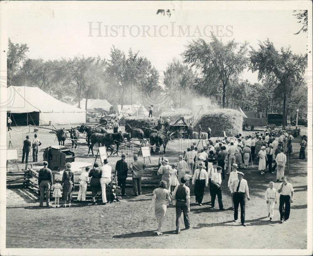 Undated Bible Wheat Experiment Perry Hayden Press Photo - Historic Images