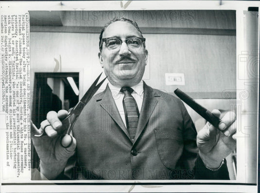 1966 US Pres Johnson Barber Steve Martini Press Photo - Historic Images