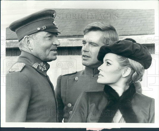 1972 Actors Peppard Mason Andress Press Photo - Historic Images