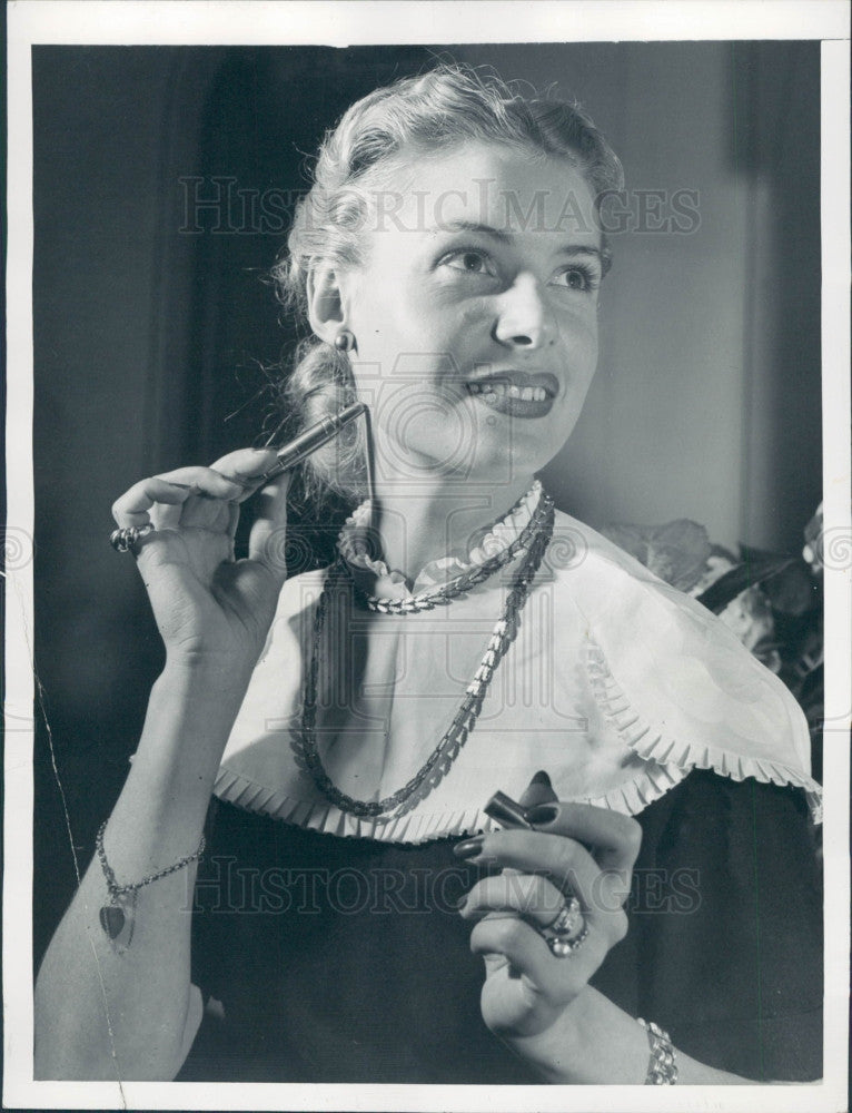 1948 Paris Artist Paulette Schuler Perfume Press Photo - Historic Images