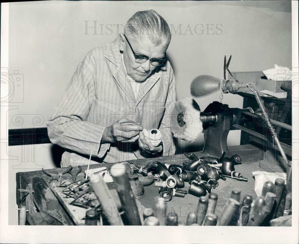 1954 Detroit MI Pipe Maker Richard Seitner Press Photo - Historic Images