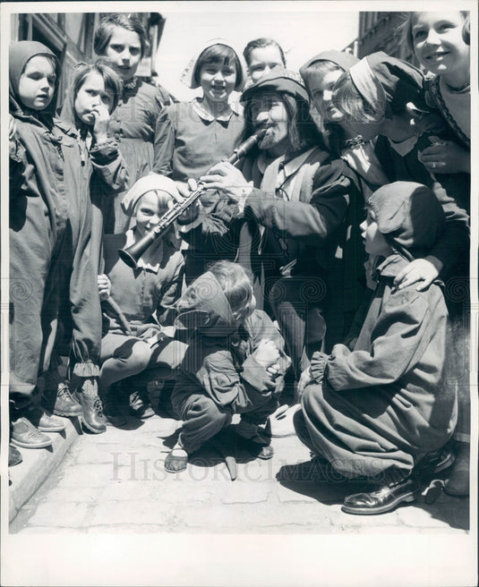 1956 Hamelin Germany Pied Piper Play Press Photo - Historic Images