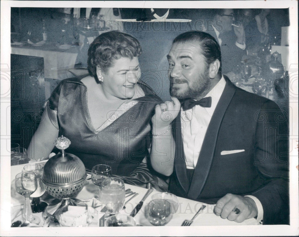 1957 Actor Ernest Borgnine Press Photo - Historic Images