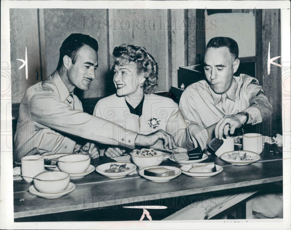 1942 Actress Constance Bennett Press Photo - Historic Images