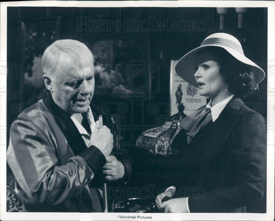 1976 Actors Rod Steiger & Valerie Perrine Press Photo - Historic Images