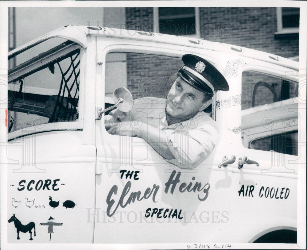 1961 Detroit Fireman Elmer Heinz Press Photo - Historic Images