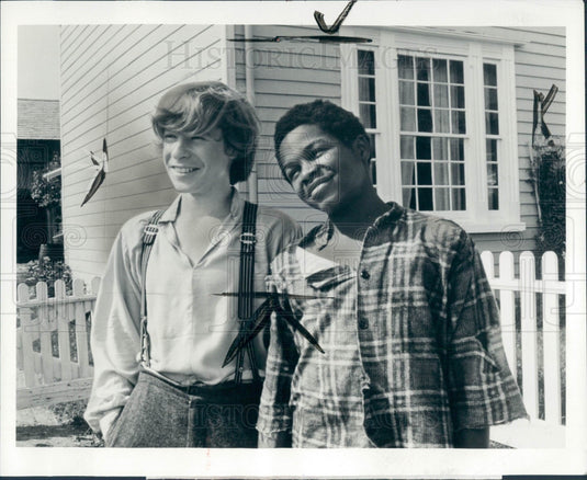 1972 Actors Chris Valentine & Dennis Hines Press Photo - Historic Images