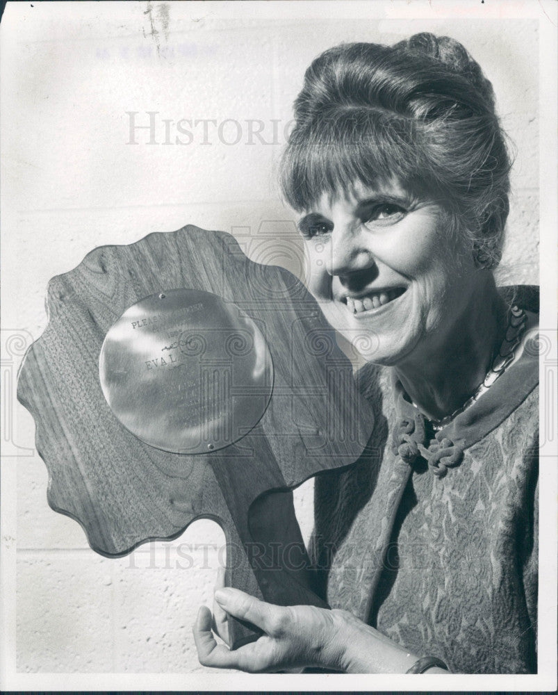 1966 Photographer Eva Briggs Press Photo - Historic Images