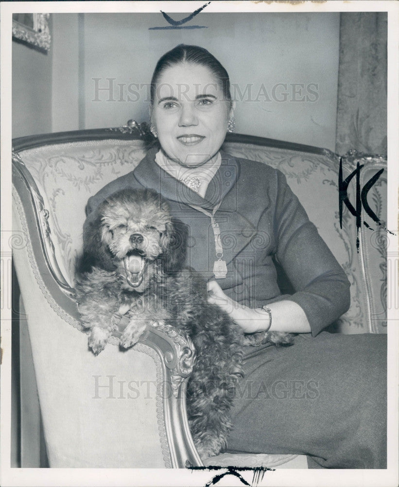 1957 Photographer Eva Briggs Press Photo - Historic Images