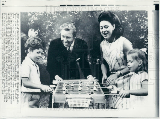 1969 UK Princess Margaret & Son David Press Photo - Historic Images