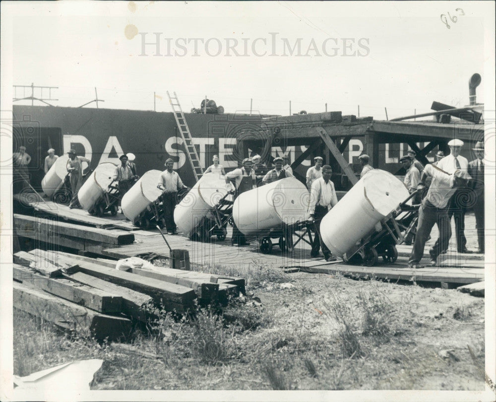 1934 Detroit News Unloading Paper Rolls Press Photo - Historic Images