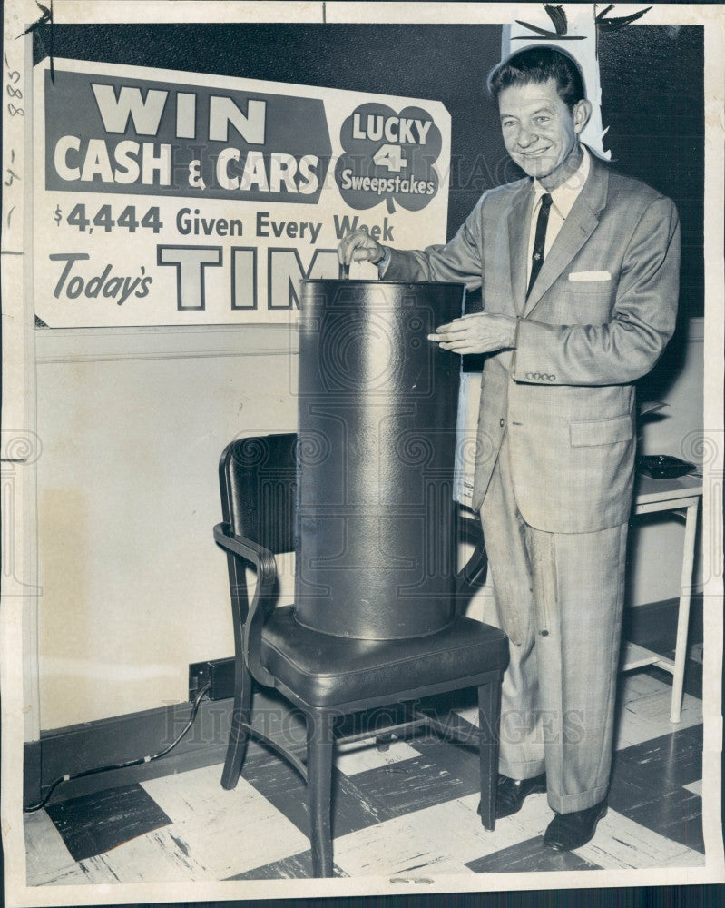 1960 Detroit Times Lucky 4 Sweepstakes Press Photo - Historic Images