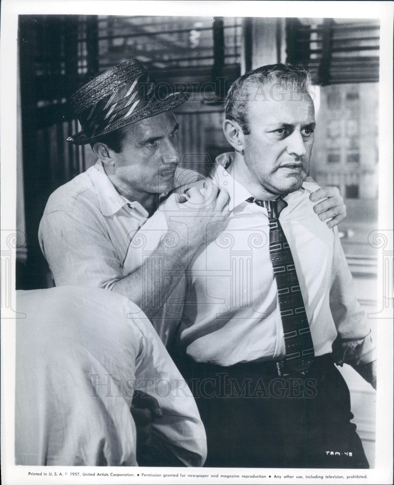 Undated Actor Lee Cobb Press Photo - Historic Images