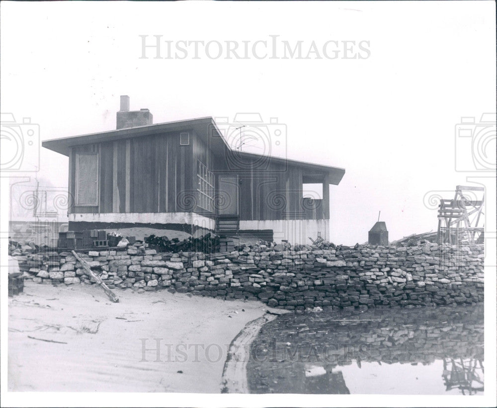 1956 Lost Peninsula Michigan Cottage Press Photo - Historic Images