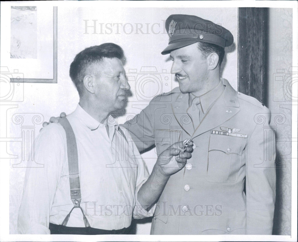 1943 Detroit Army Flier Lt Henry Turik Press Photo - Historic Images