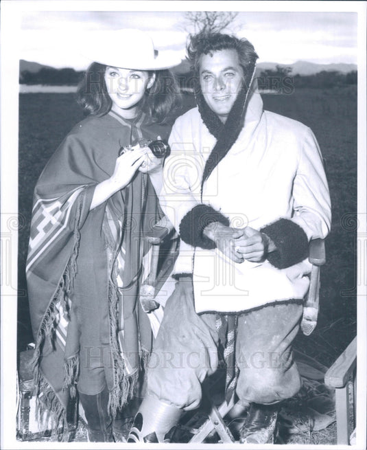1962 Actor Christine Kaufmann & Tony Curtis Press Photo - Historic Images