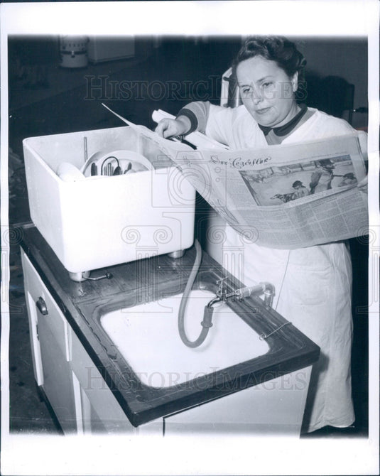 1954 Germany 1954 Dishwasher Press Photo - Historic Images