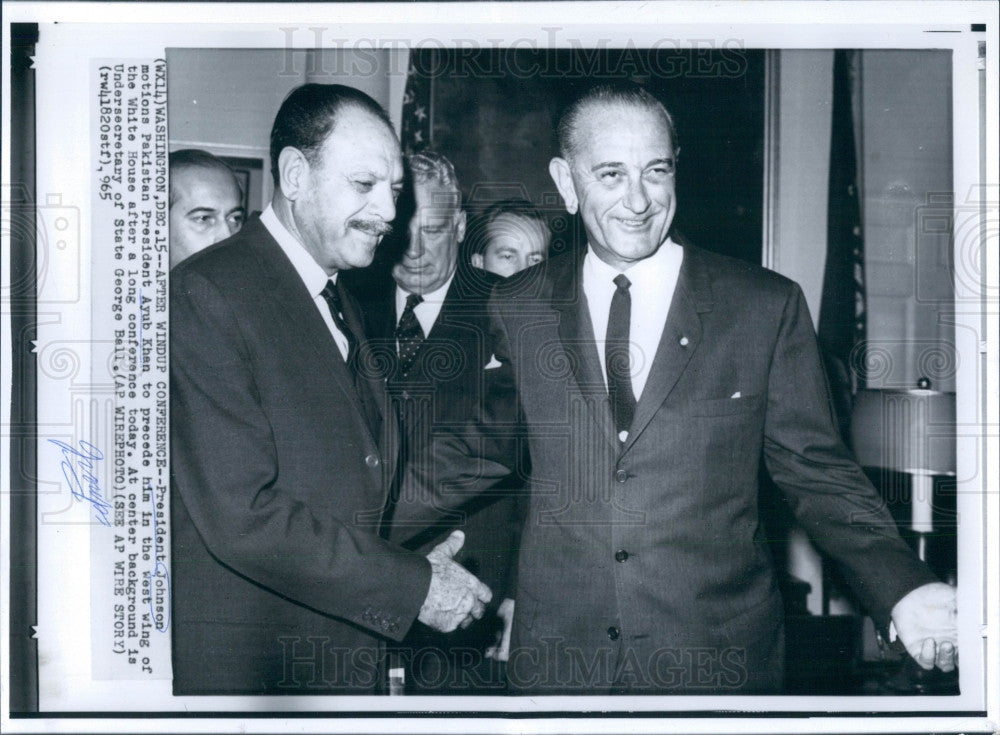 1965 US Pres Johnson Pakistan Pres Khan Press Photo - Historic Images