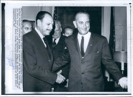 1965 US Pres Johnson Pakistan Pres Khan Press Photo - Historic Images