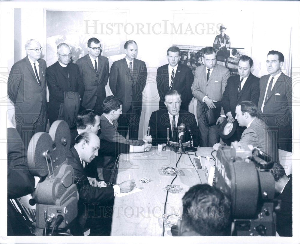 1964 Detroit Michigan Newspaper Strike Press Photo - Historic Images