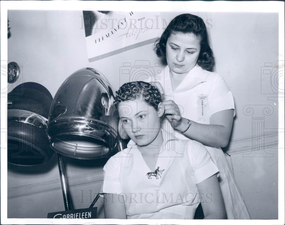 1941 Detroit Michigan Beauty Parlor Press Photo - Historic Images