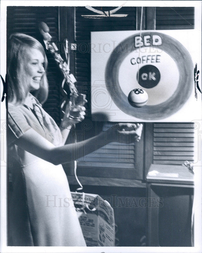 1970 Alcohol Usage Test Press Photo - Historic Images