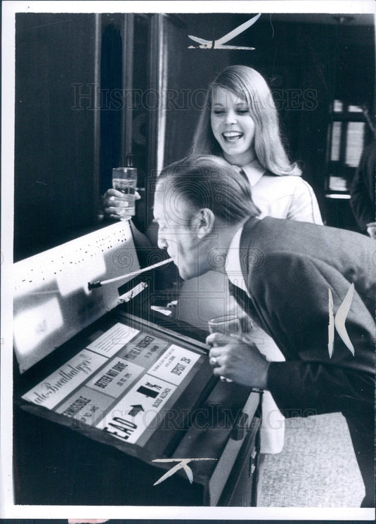 1970 Alcohol Usage Test Press Photo - Historic Images