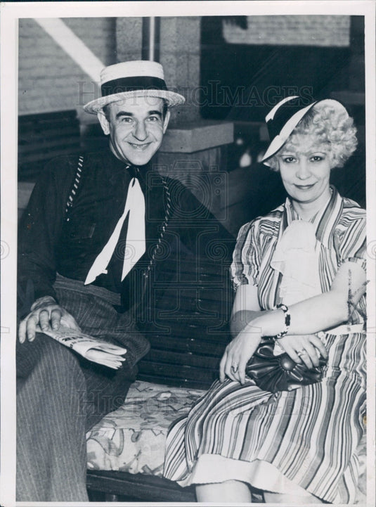 1937 Actors Frank Wallace & Trixie LaMae Press Photo - Historic Images