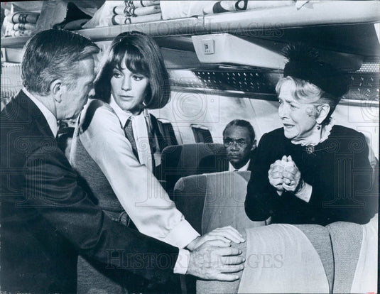 1970 Actors Jacqueline Bisset & Helen Hayes Press Photo - Historic Images