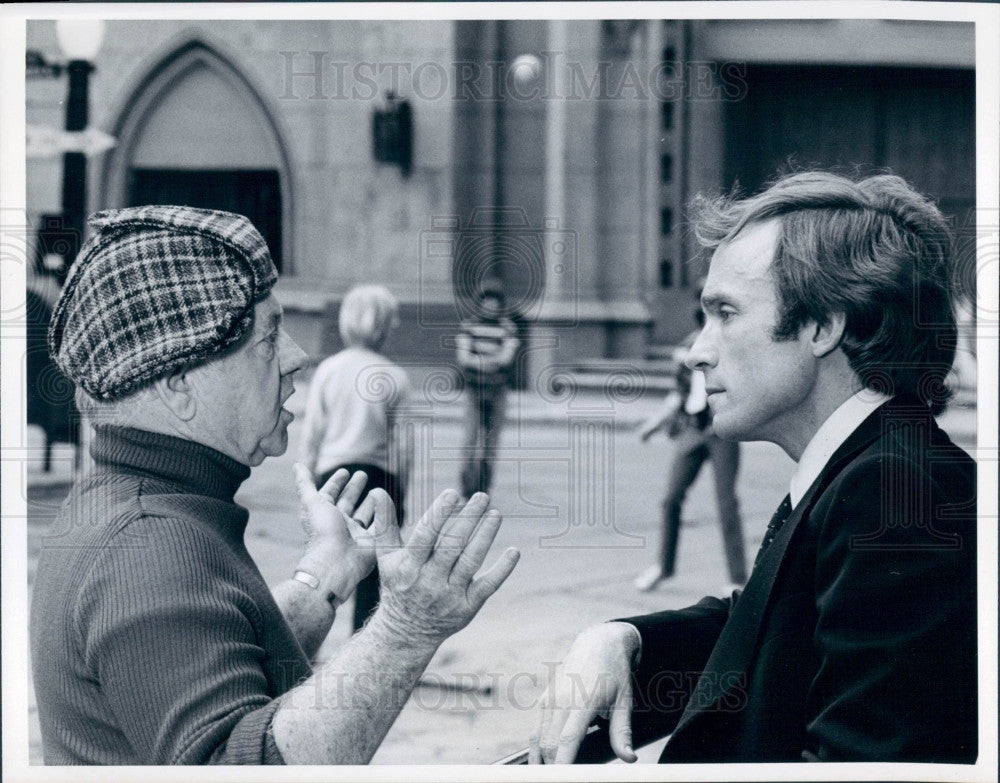 1976 Actor Mickey Rooney &amp; Host Dick Cavett Press Photo - Historic Images