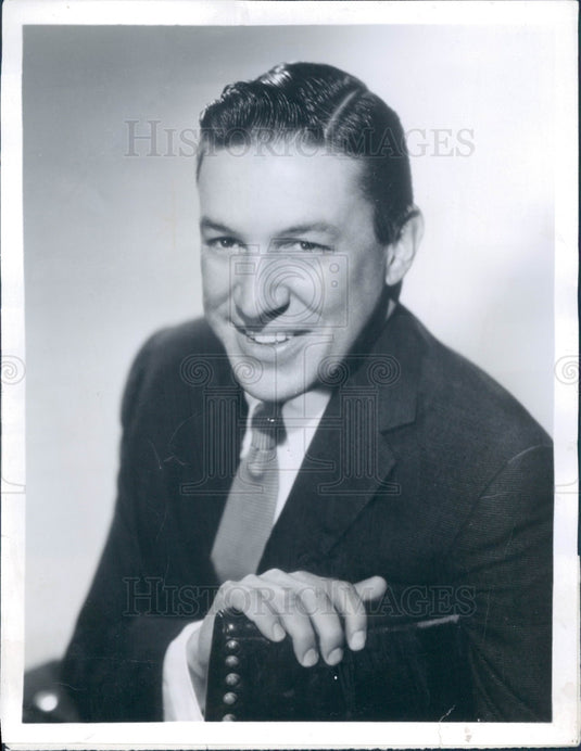 1956 Journalist & Host Mike Wallace Press Photo - Historic Images