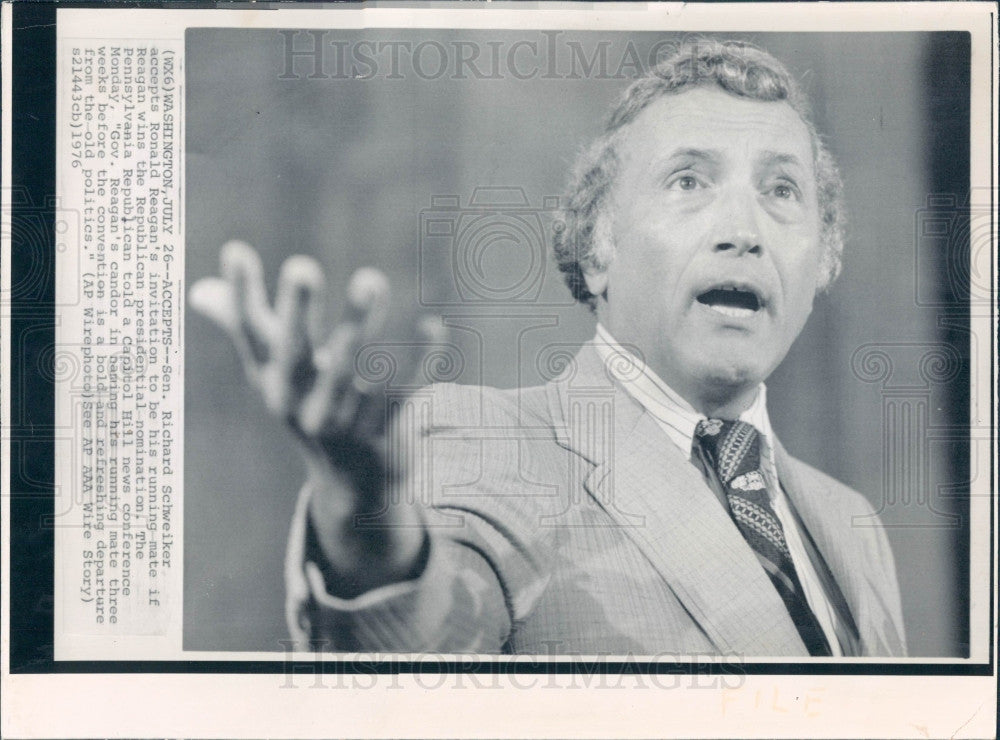 1976 Senator Richard Schweiker Press Photo - Historic Images